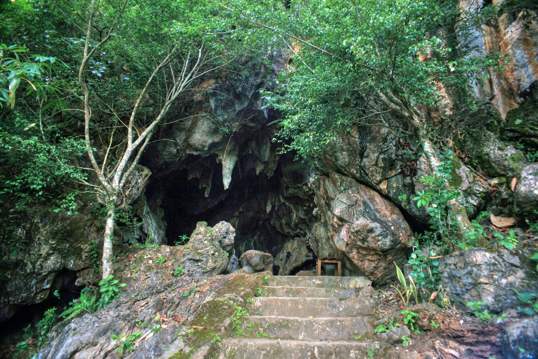 Toàn cảnh hang động nơi vua Lê Thái Tông dừng chân nghỉ ngơi 