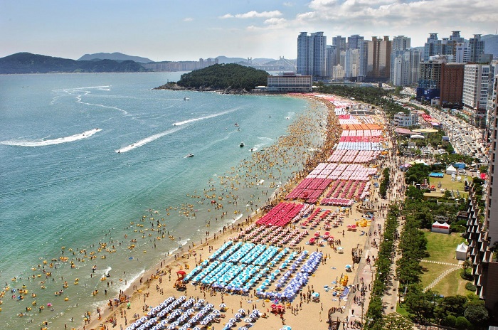 Oanh tạc một trong những bãi biển đẹp nhất xứ Hàn